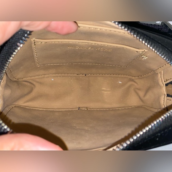 MICHAEL Michael Kors Black Crossbody Bag - Picture 3 of 4